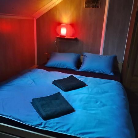 Hostel Suzzzy Novska Екстер'єр фото