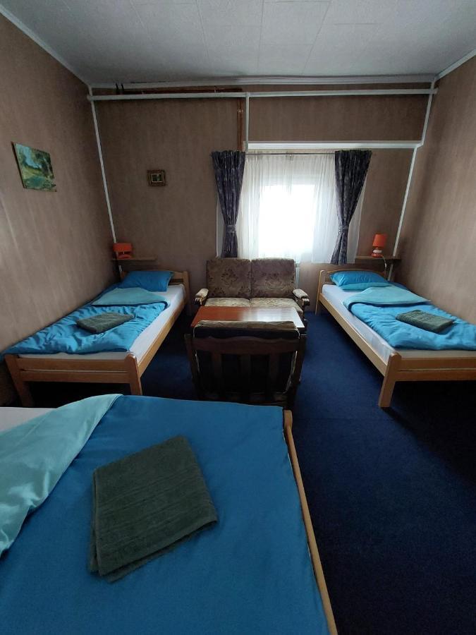 Hostel Suzzzy Novska Екстер'єр фото