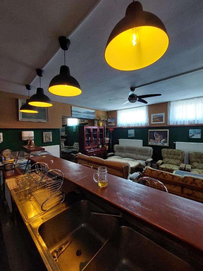 Hostel Suzzzy Novska Екстер'єр фото