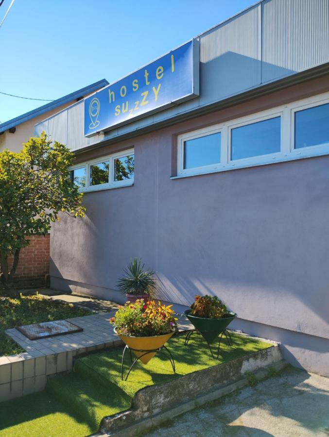 Hostel Suzzzy Novska Екстер'єр фото